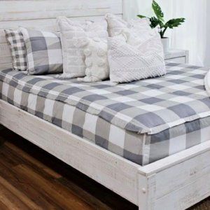 Almost New Condition-Beddy's - Full Size- Style - Minky -All Clayed Out